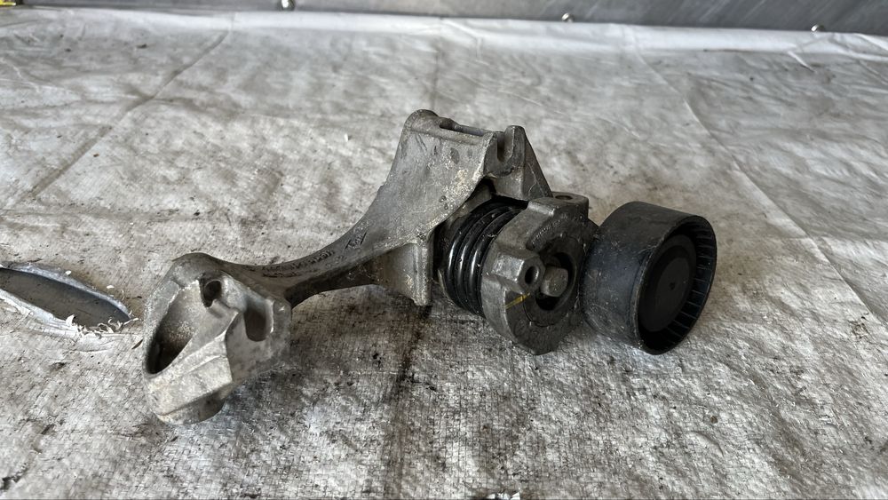 Renault Clio 2017 лапа двигател