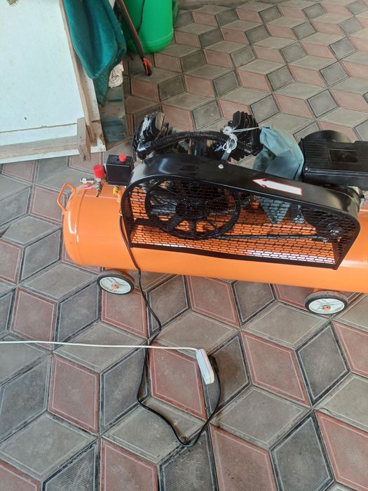 Продам компрессор