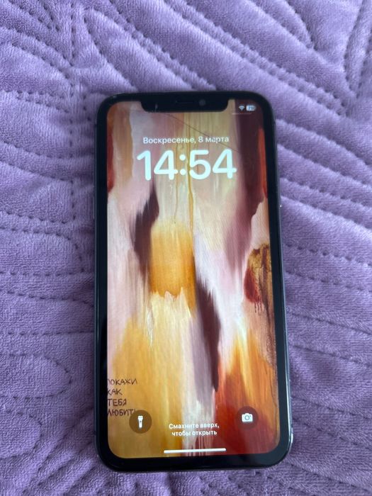 iPhone 11 в неплохом состоянии