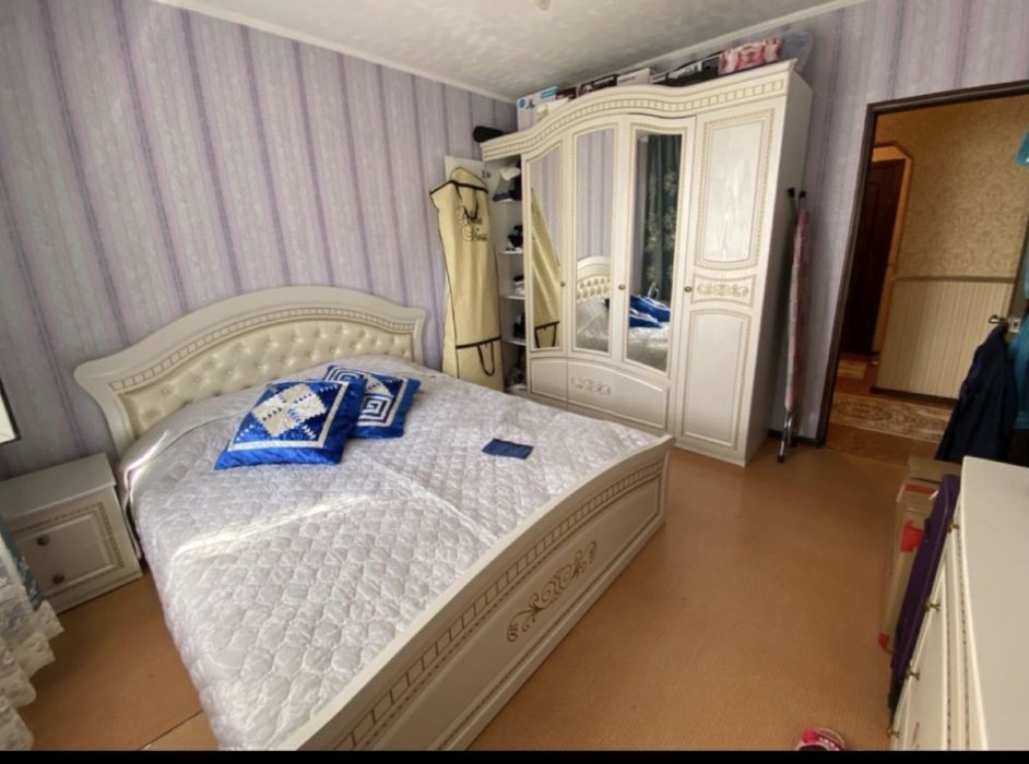 Продается спальный гарнитур