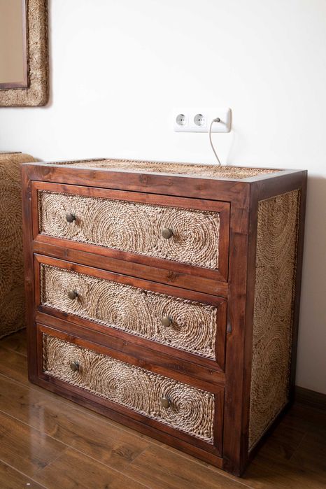 3 модела скринове от масивно дърво и ратан – внос от Индонезия