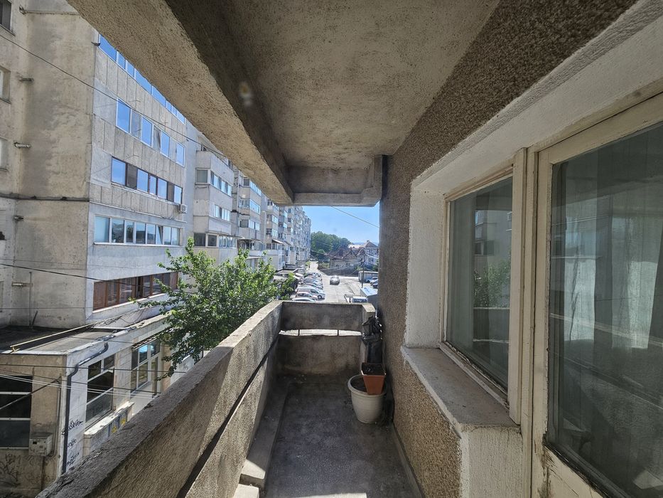 Ofer spre inchiriere apartament 2 camere decomandate parcul Catedralei