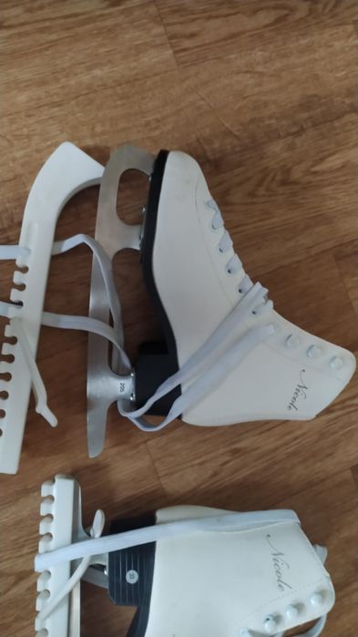 Продам новые коньки
