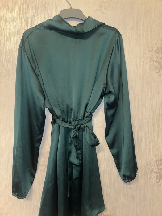 Рокля в тъмнозелено