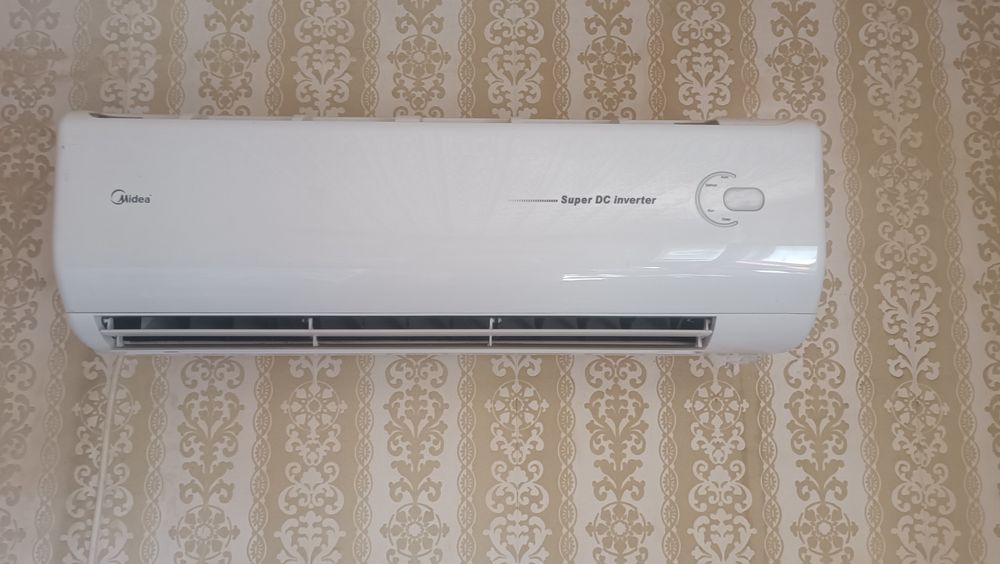 Климатик Midea...