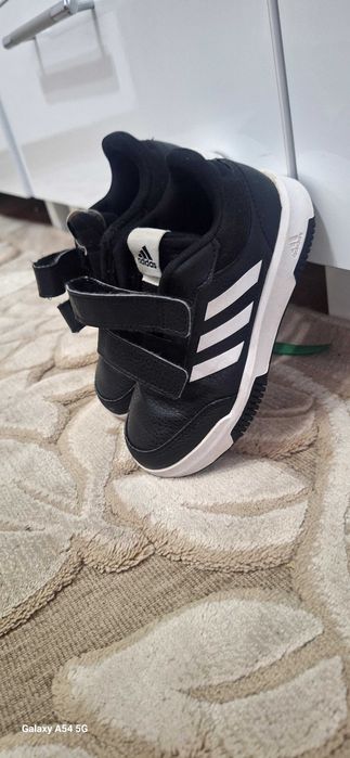Adidasi adidas marimea 28