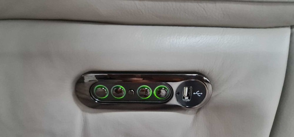 Сив кожен фотьойл с електрически релаксиращ механизъм