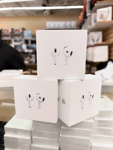 Слушалки Apple Air Pods pro 4