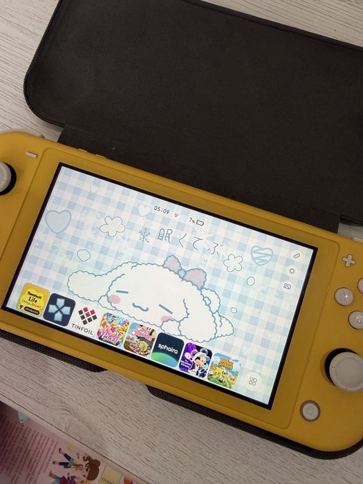 продам прошитый nintendo switch lite