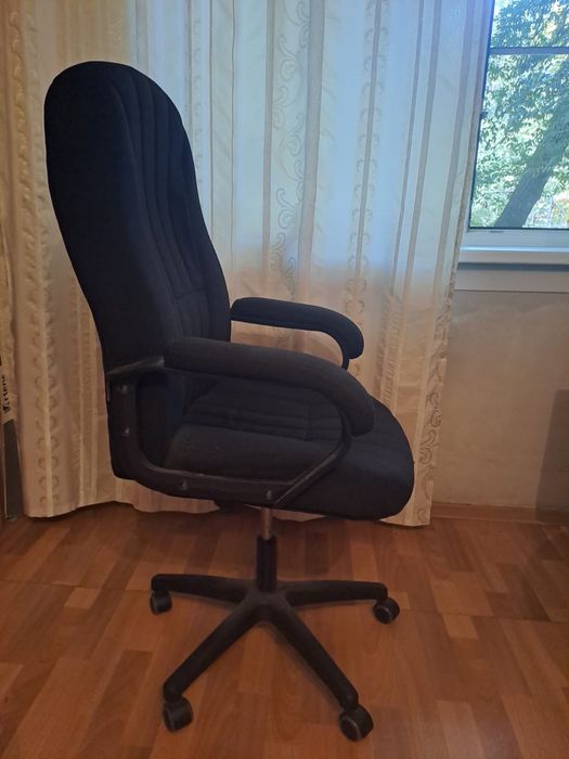 Офисное кресло Tetchair черный