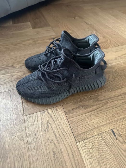 Yeezy 350 v2 cinder