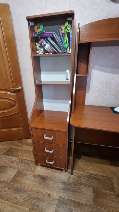 Продам Стол офисный либо ученический