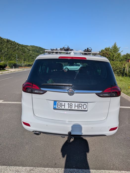 Vând Opel Zafira C Tourer 2.0 cdti 170 CP an 2017 - 7 locuri.