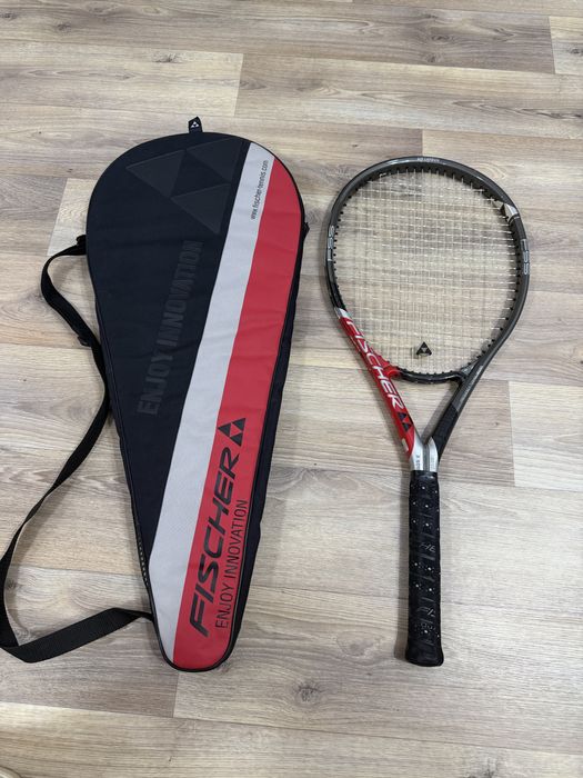 Теннисная ракетка