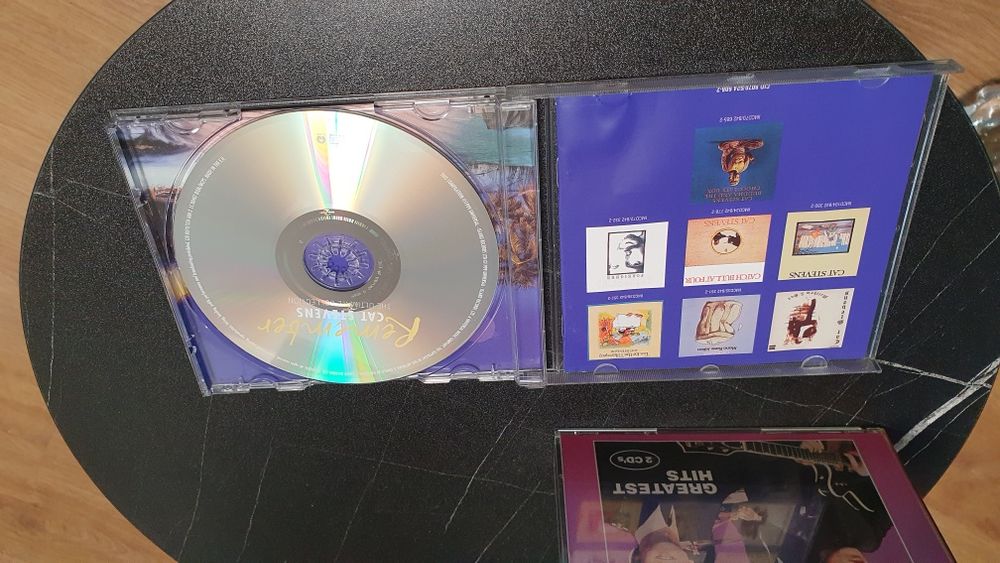 Set cd.uri The Beatles si Cat Sevens