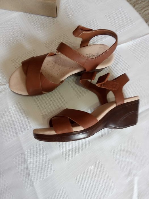 Дамски сандали от естествена кожа