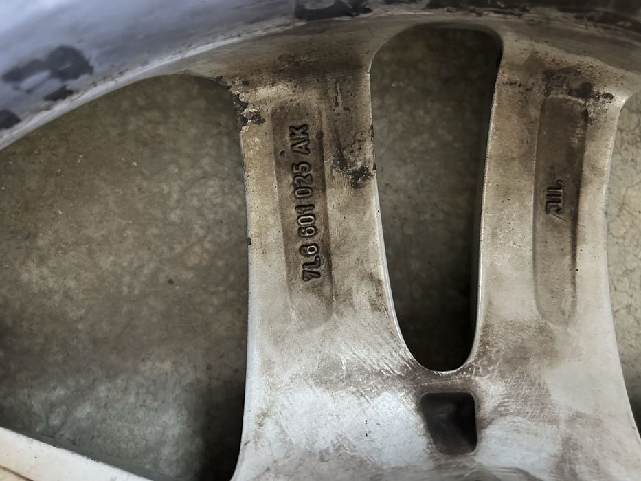 Гуми с джанти WV Touareg 255/60/17 и зимни гуми 255/55/18