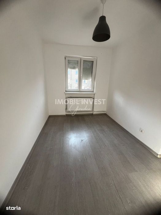 Apartament 3 camere | Etaj 3 | Sebes | 52.000 €