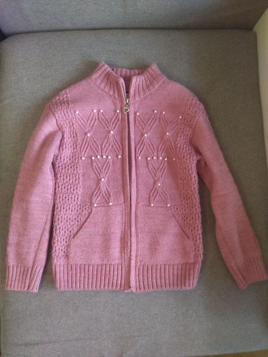 Продам пакет вещей на  8-9 лет