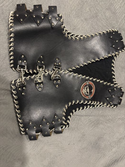 Продам кожаный жилет