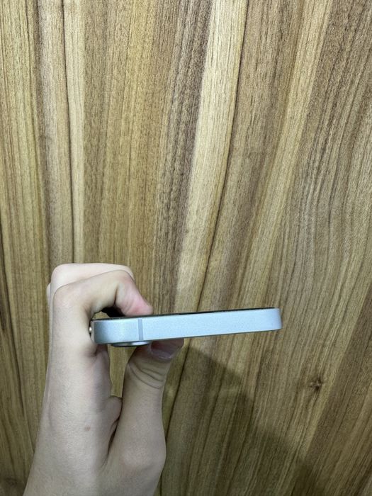iphone 16E silver 128gb 100% 13 sikl
