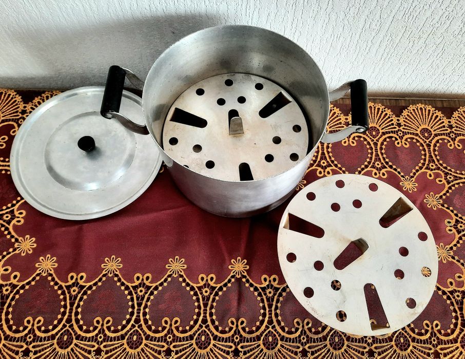Кастрюля 4,5л. + Касканы 2 шт.