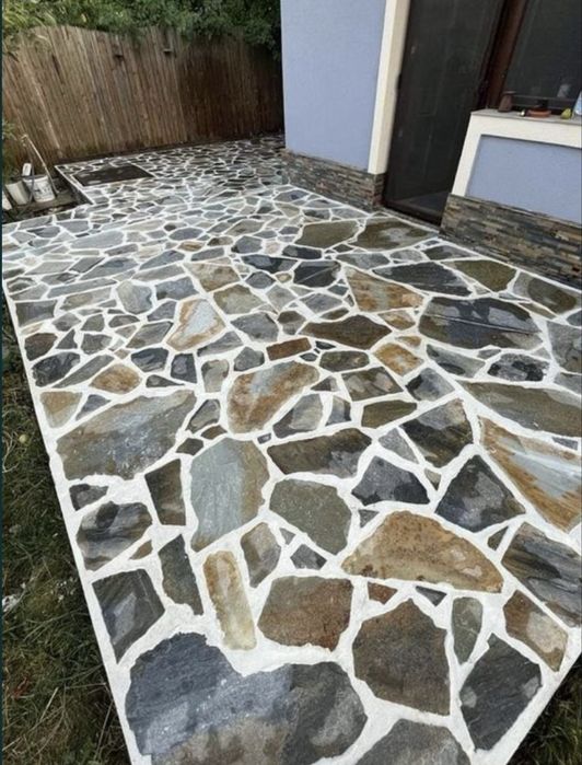 Vând si montez piatră