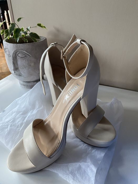 Дамски обувки на ток