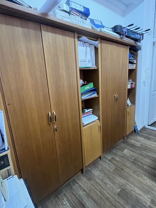 Офисные столы, шкаф
