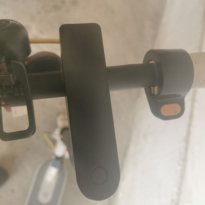 Vând trotineta electrica