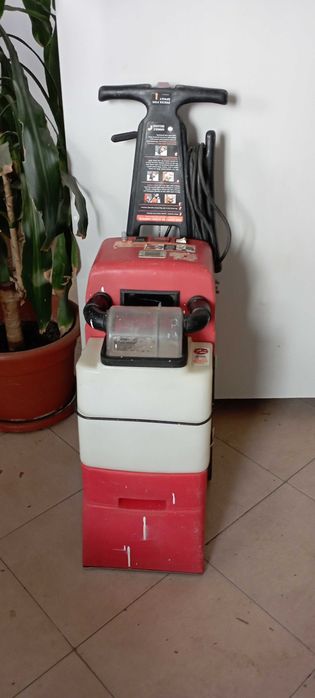 masini de curatat pardoseli, mocheta, covoare