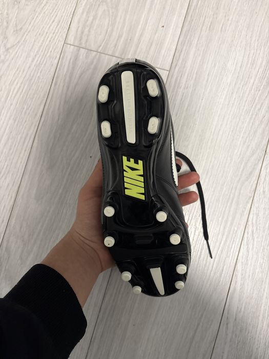 Ghete de fotbal nike