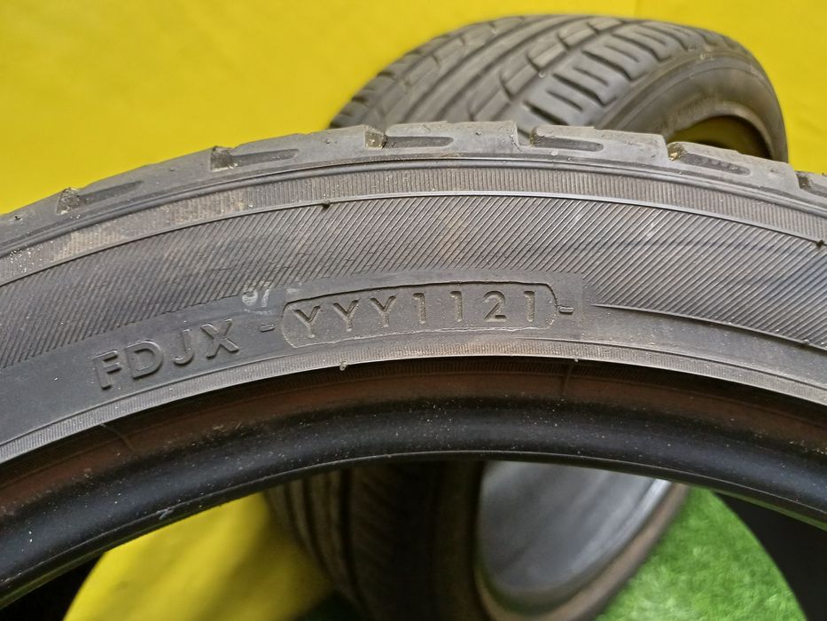 Шины 245/40 R18 Yokohama пара.