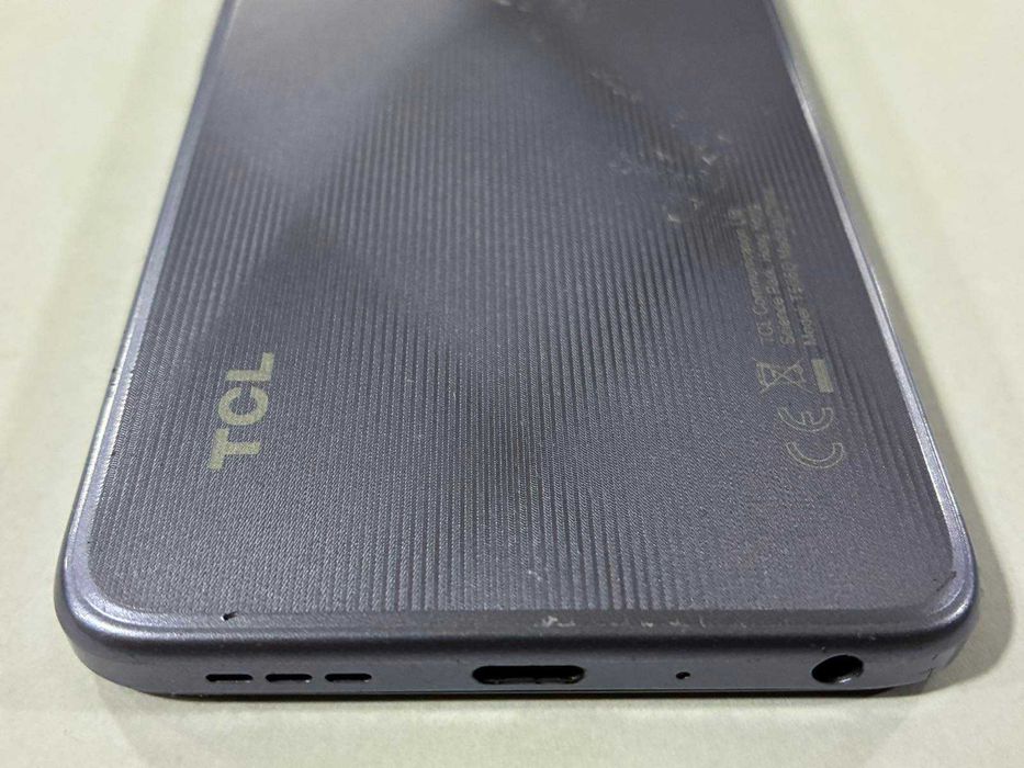 Мобилен телефон TCL 405