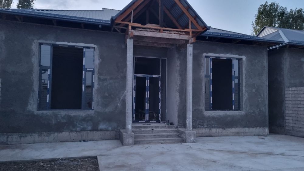 Nurafshon shahri uy 5 xona 140 kv