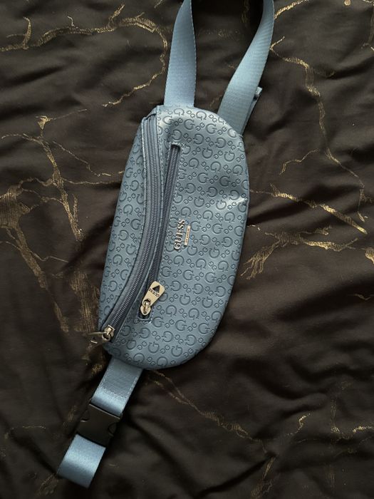 Borseta Guess.