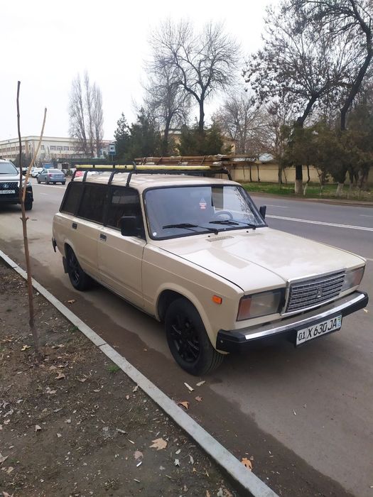 Vaz 2104 sotiladi