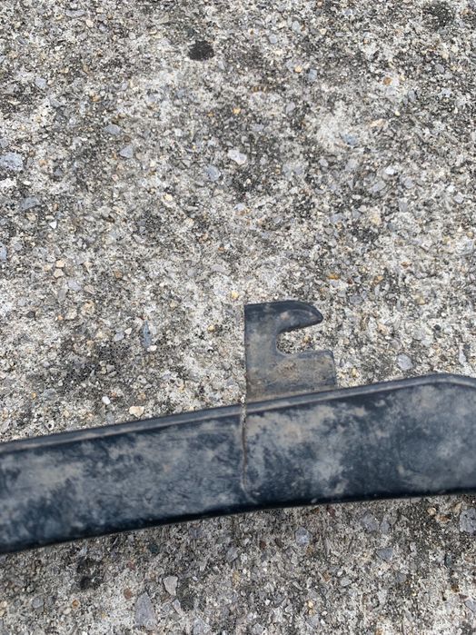 Хонда ЦРВ 2 2006 Черна лява лайсна за преден калник