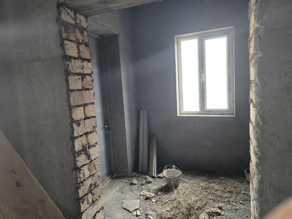 Продается незаконченный дом рядом с FOOD CITY