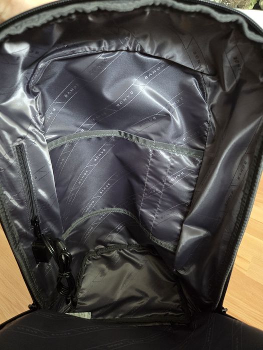 Rucsac pentru laptop BANGE 15.6 inch, model nou din poliester rezistent la apa, cu sistem antifurt TSA si port USB
