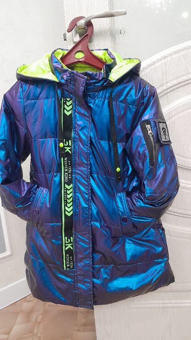 Продам детскую куртку