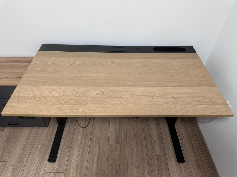 IKEA MITTZON - електрическо бюро с регулируема височина (sit/stand), 140x80 см, дъбов фурнир, черна метална рамка