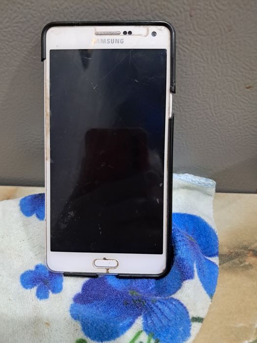 Продам телефон  Samsung ,A 7