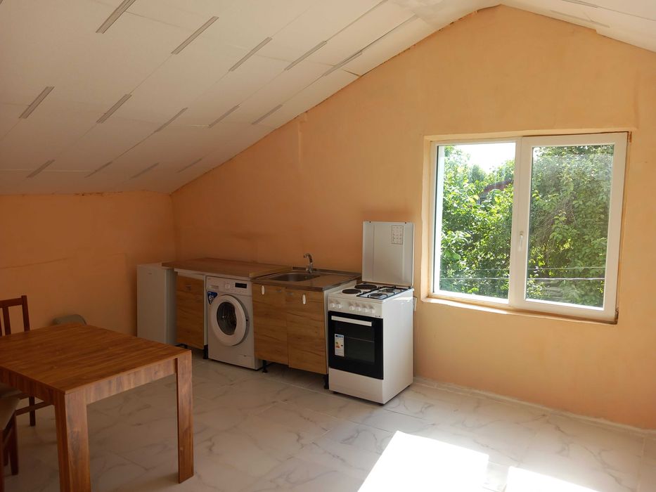 Дава се под наем Етаж от къща в София, Бенковски - 55 кв.м за 382.5 € - Снимка #3