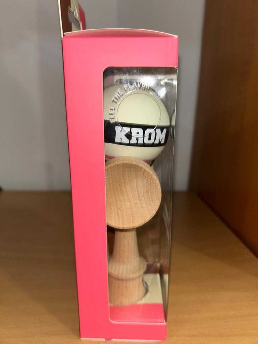 Kendama Strogo Neapolitan Vanilla