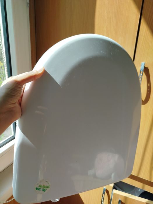 Продам крышку для унитаза