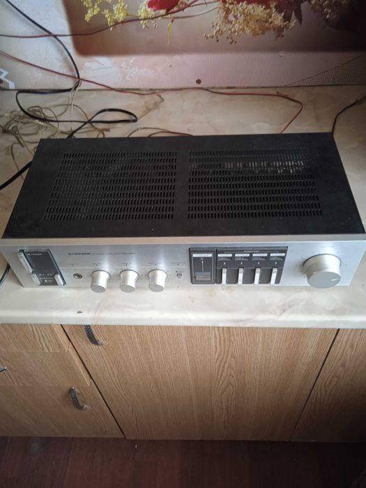 Amplificator pioneer