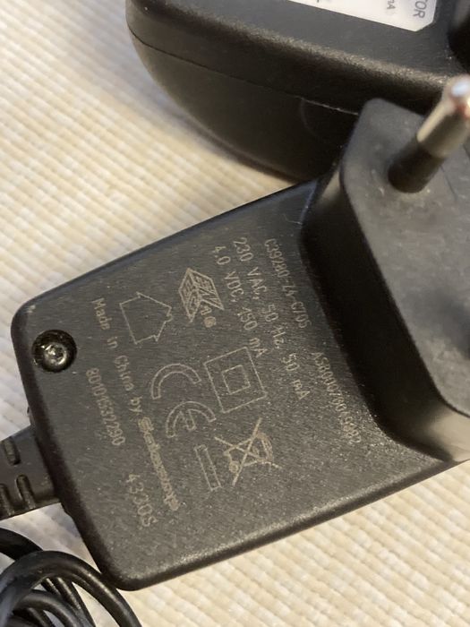 Alimemtator 4v . Transformator 4v . Adaptor 4v