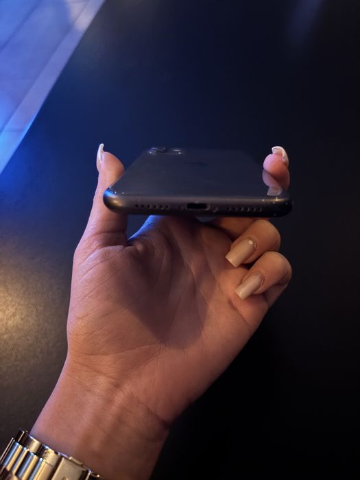 Telefon iPhone 11