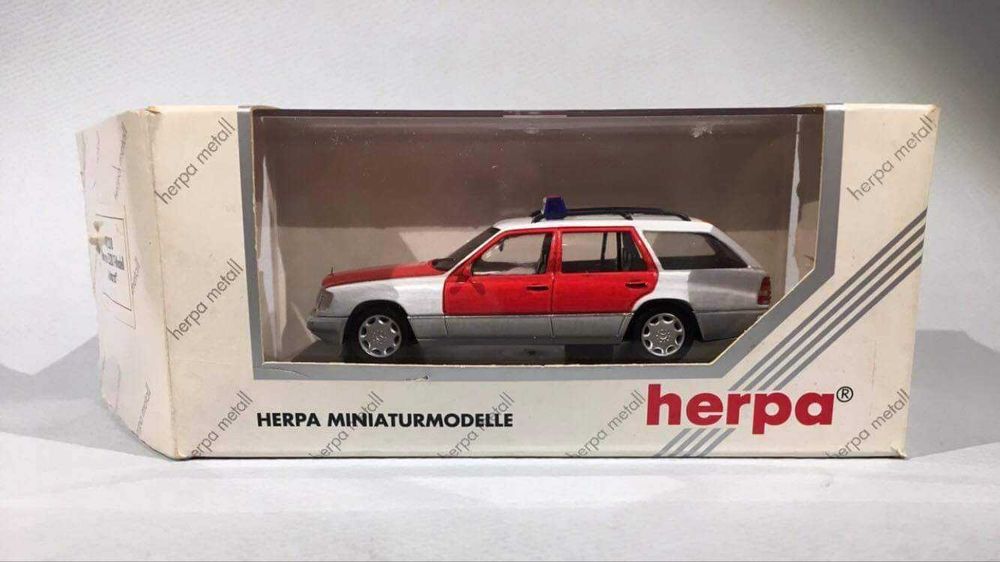 Колекция модели Мерцедес 1:43.